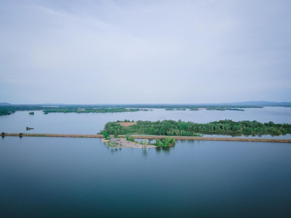 Weiss Lake Lodge Centre Екстер'єр фото