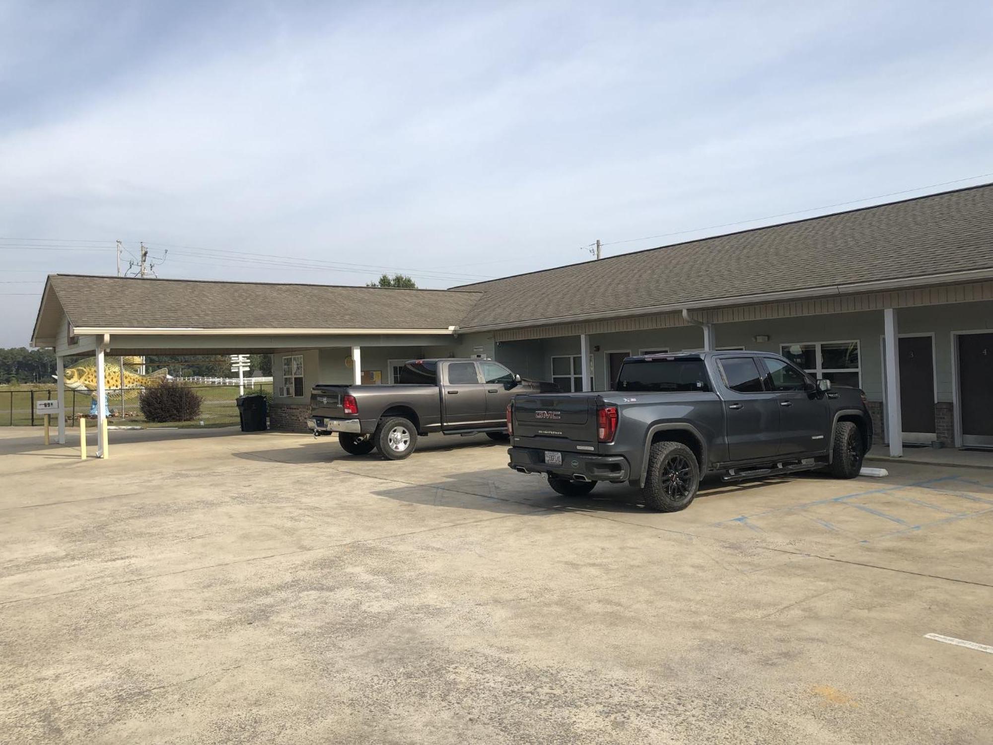 Weiss Lake Lodge Centre Екстер'єр фото